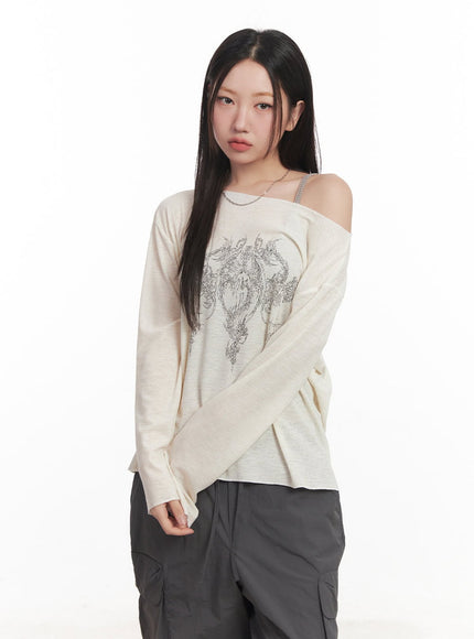graphic-off-shoulder-long-sleeve-top-ca518