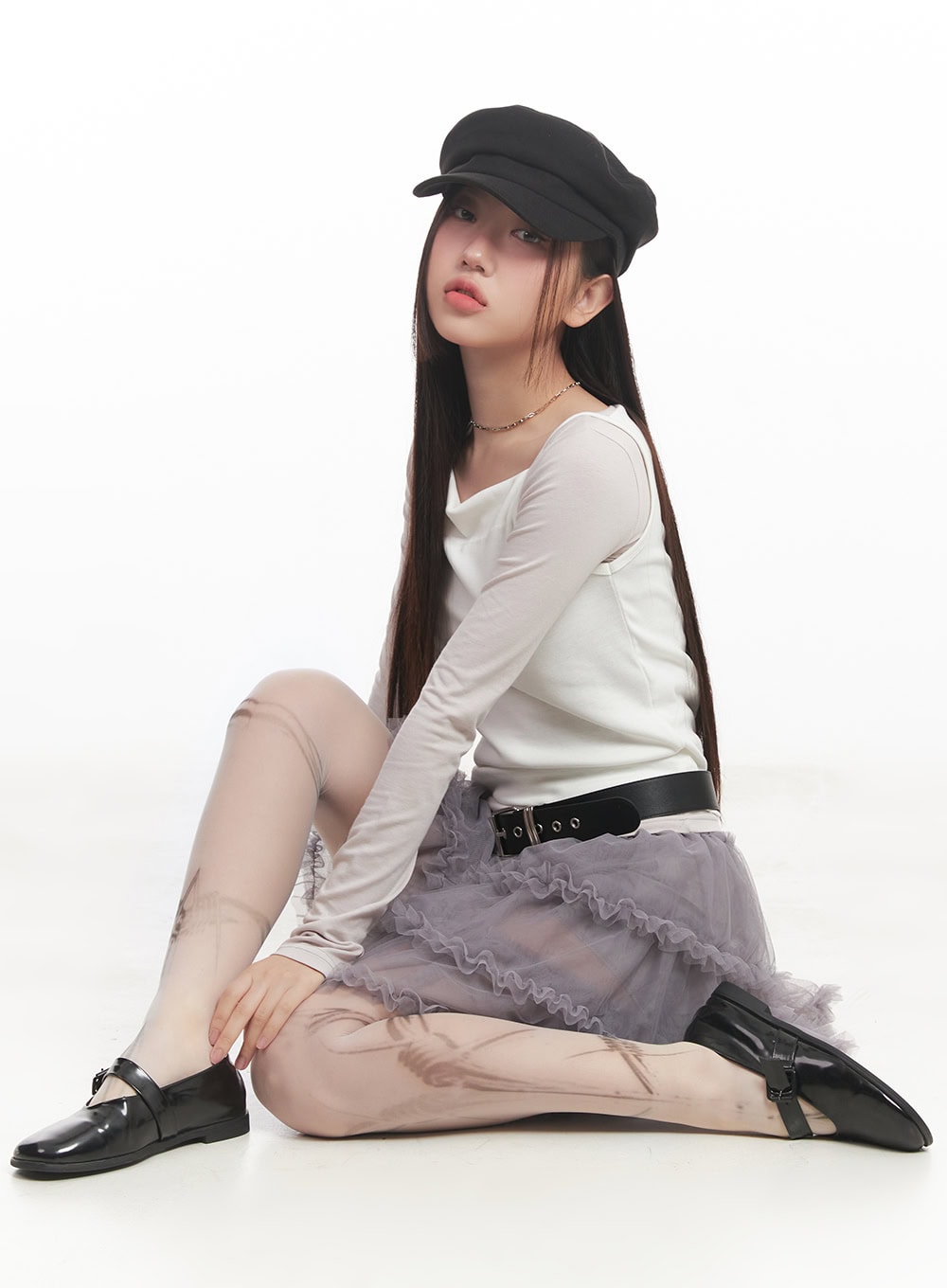 graphic-long-sleeve-v-neck-top-cm528