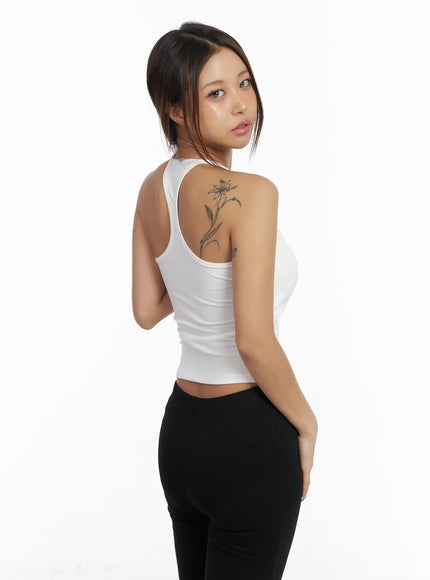 buttoned-crop-sleeveless-top-cm525 / White