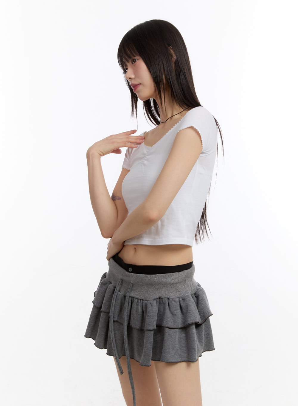 lace-v-neck-crop-top-ca508