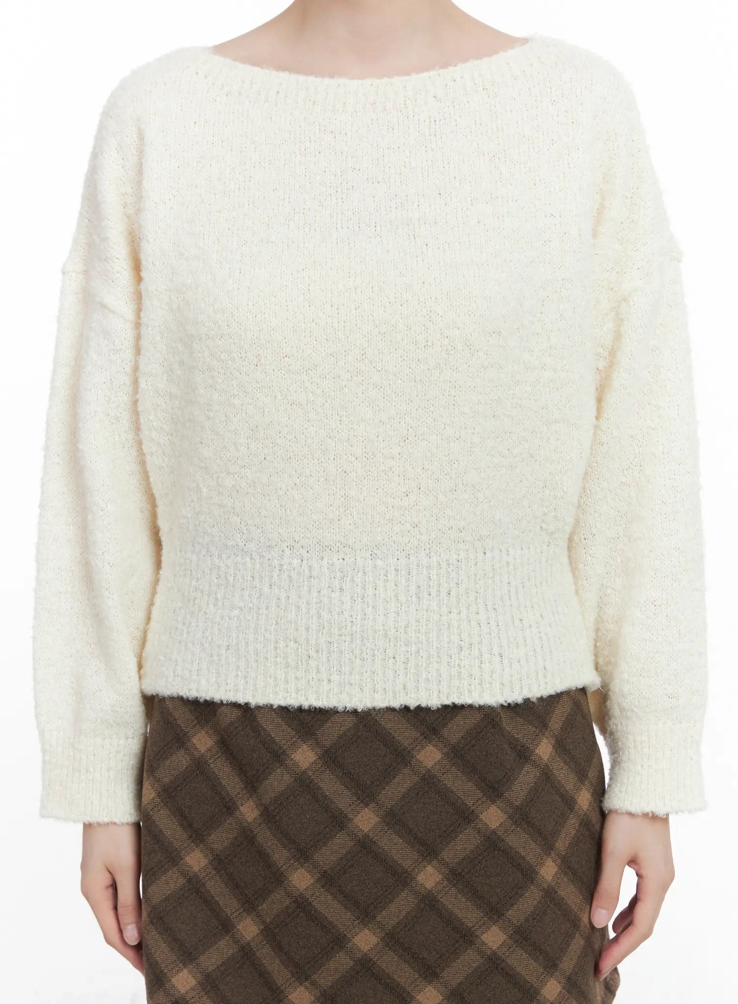 soft-boat-neck-knit-sweater-cn518