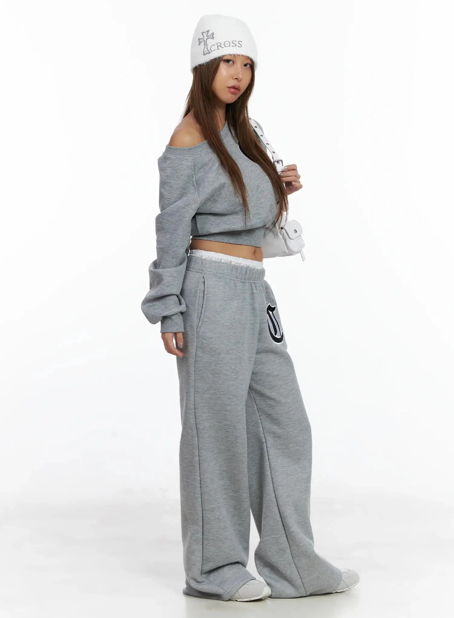 cozy-cross-beanie-in528