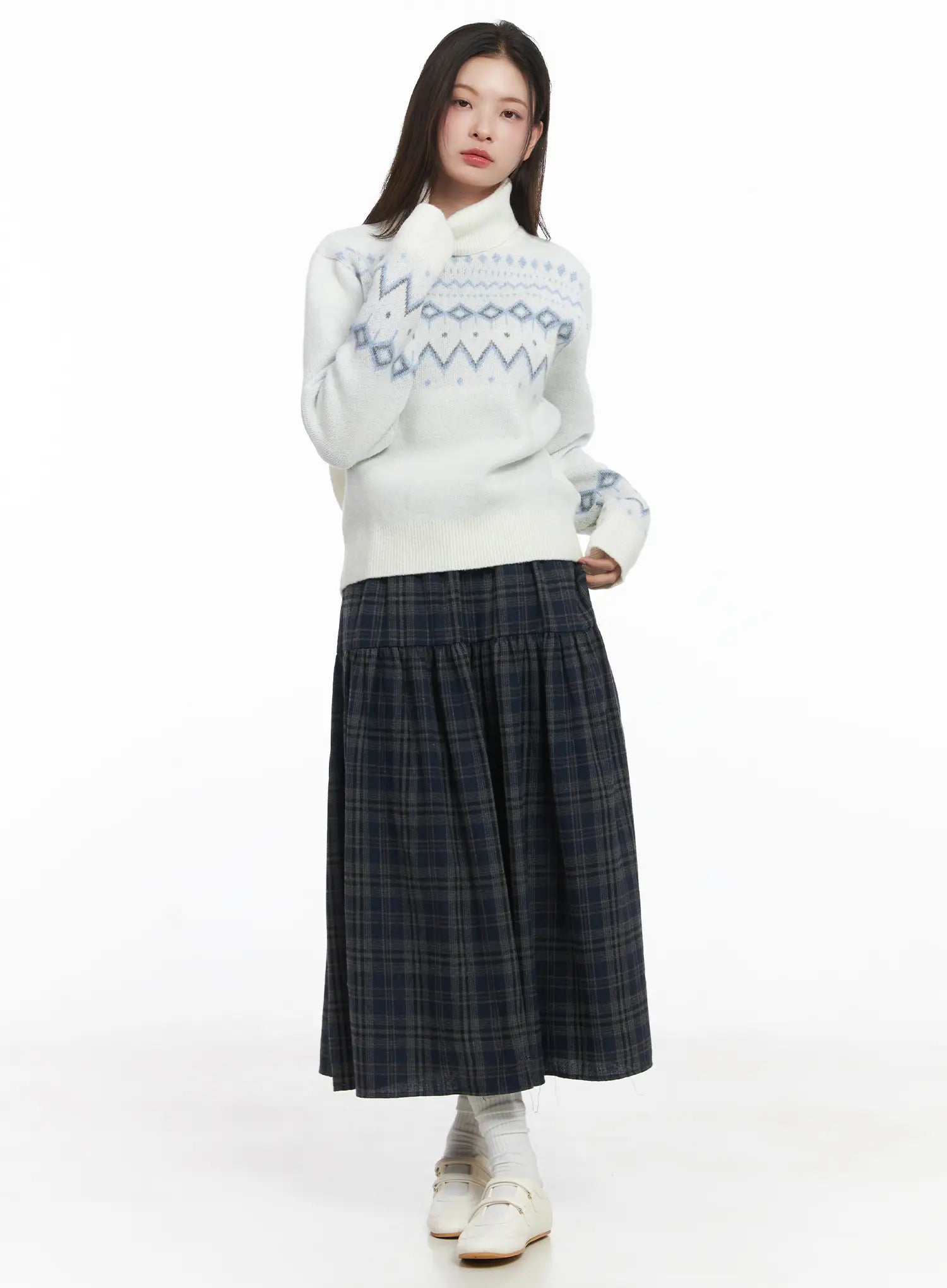 patterned-turtleneck-sweater-cj507