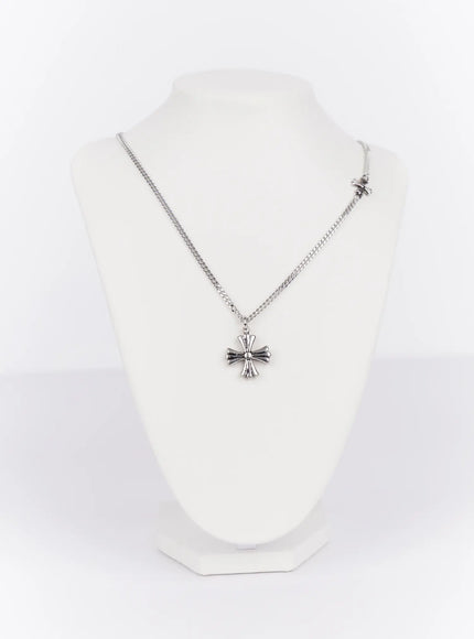 gothic-cross-necklace-in514