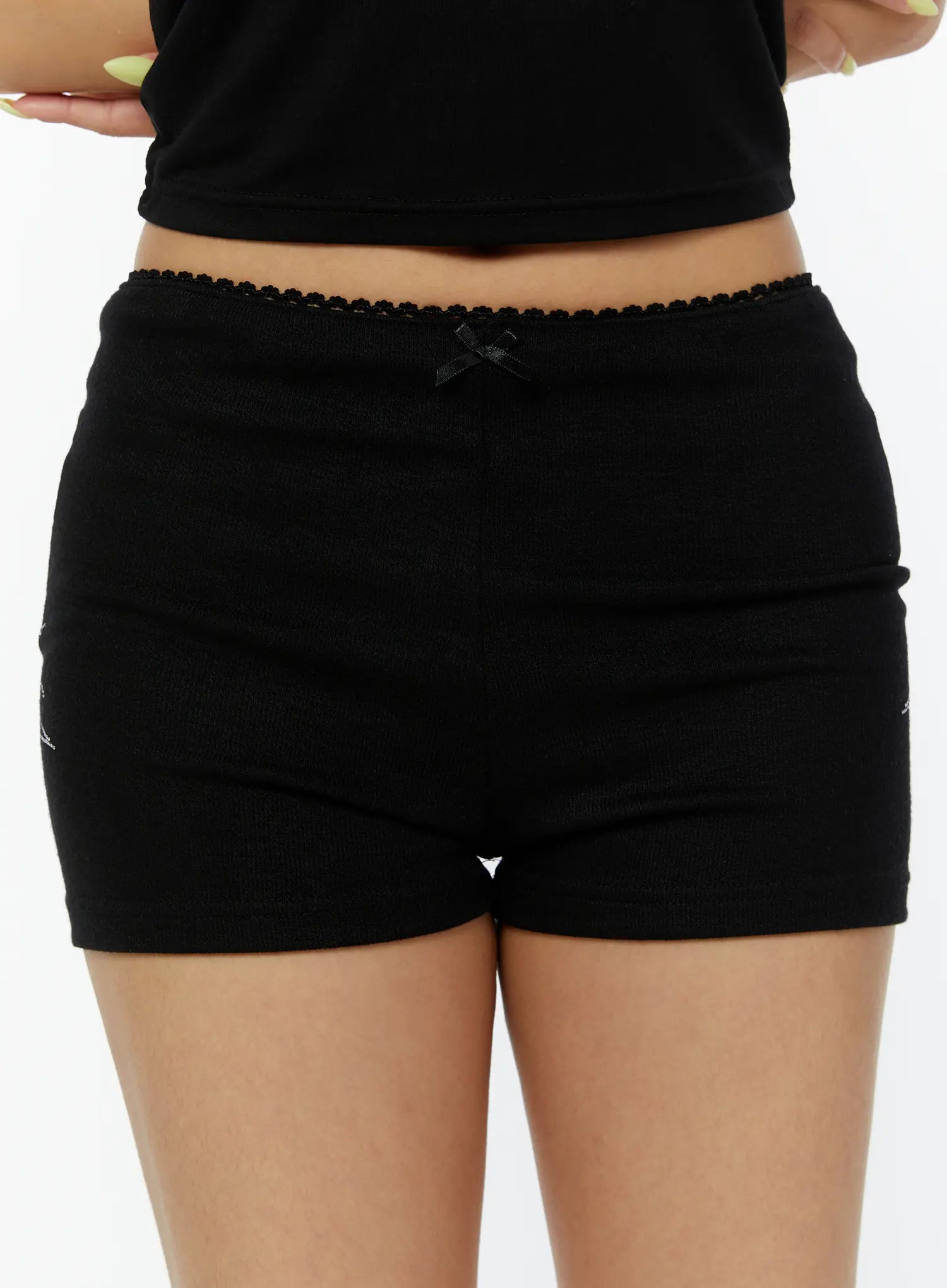 angel-wing-graphic-shorts-cy521