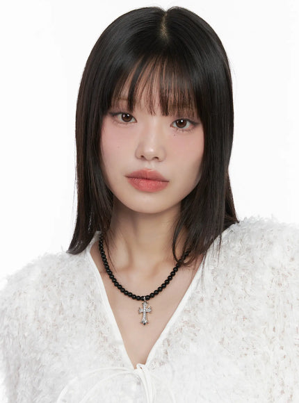 elegant-beaded-pendant-necklace-black-cn511