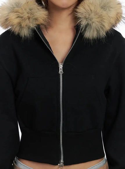 faux-fur-cropped-zip-up-hoodie-in528