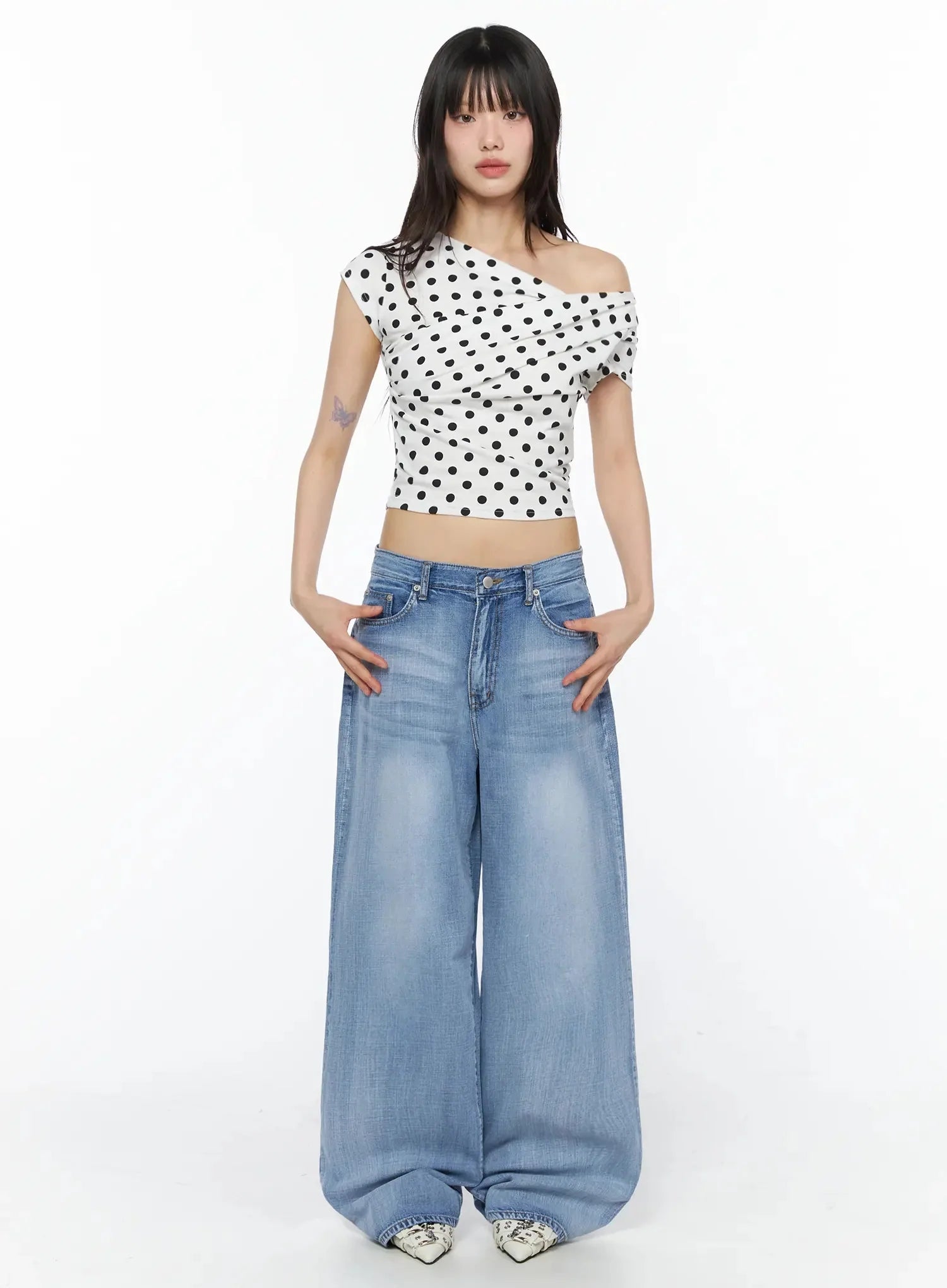 polka-dot-off-shoulder-crop-top-iy525
