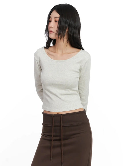u-neck-crop-long-sleeve-top-in528