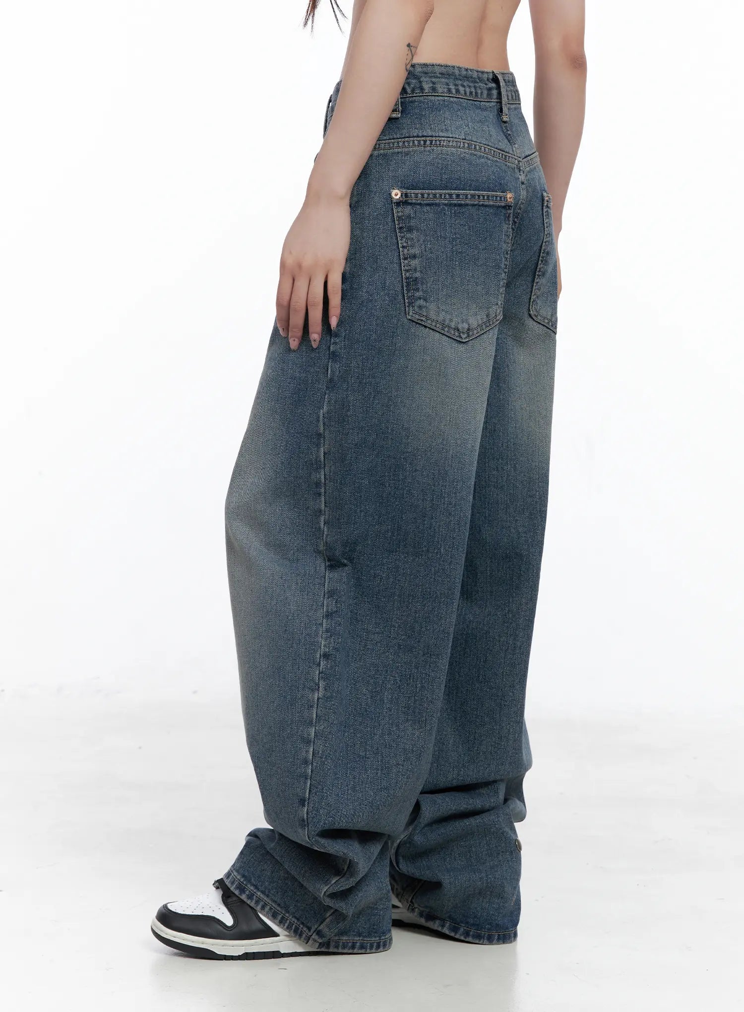 Laney Washed Wide-Leg Jeans CO520