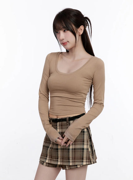 Slim-Fit Cropped Long Sleeve Top CO501