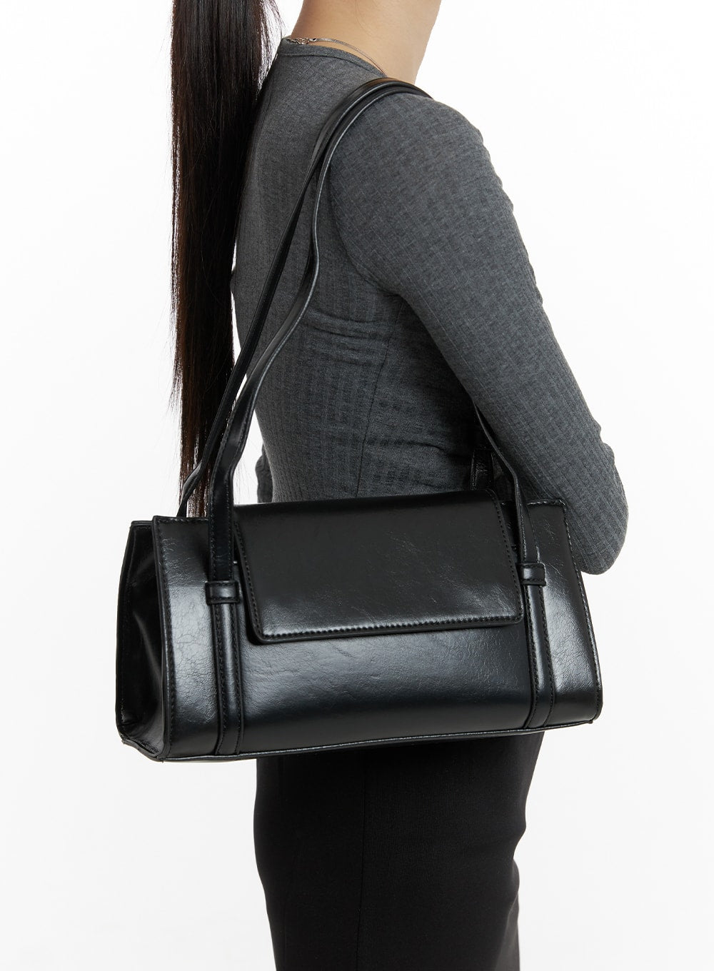 faux-leather-square-shoulder-bag-cm405