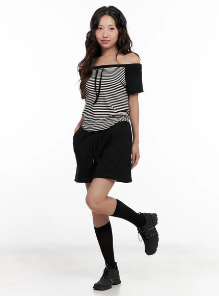 Striped Off-Shoulder Tee CL518