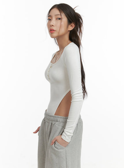 u-neck-buttoned-long-sleeve-bodysuit-cy416