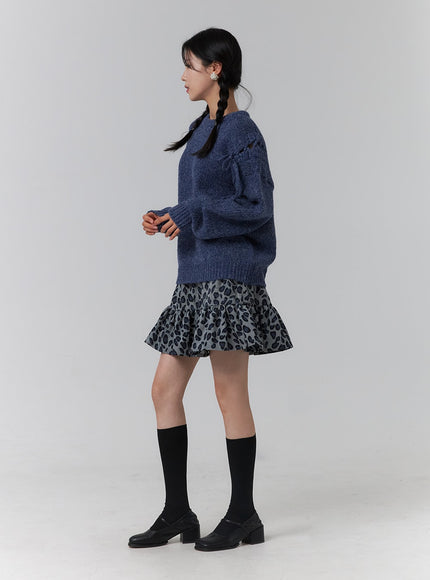 knit-round-neck-long-sleeve-sweater-oj417