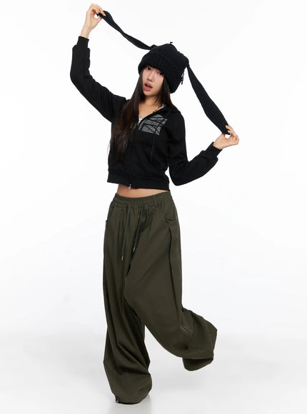 Graphic Cropped Hoodie CO515