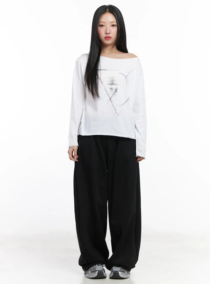 casual-relaxed-neck-graphic-long-sleeve-tee-cd530