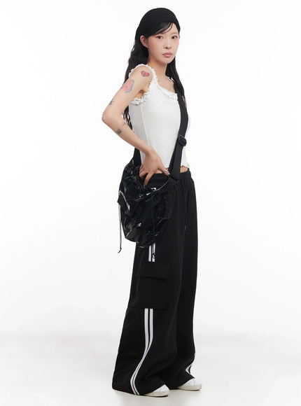 slouchy-gloss-crossbody-bag-ic503