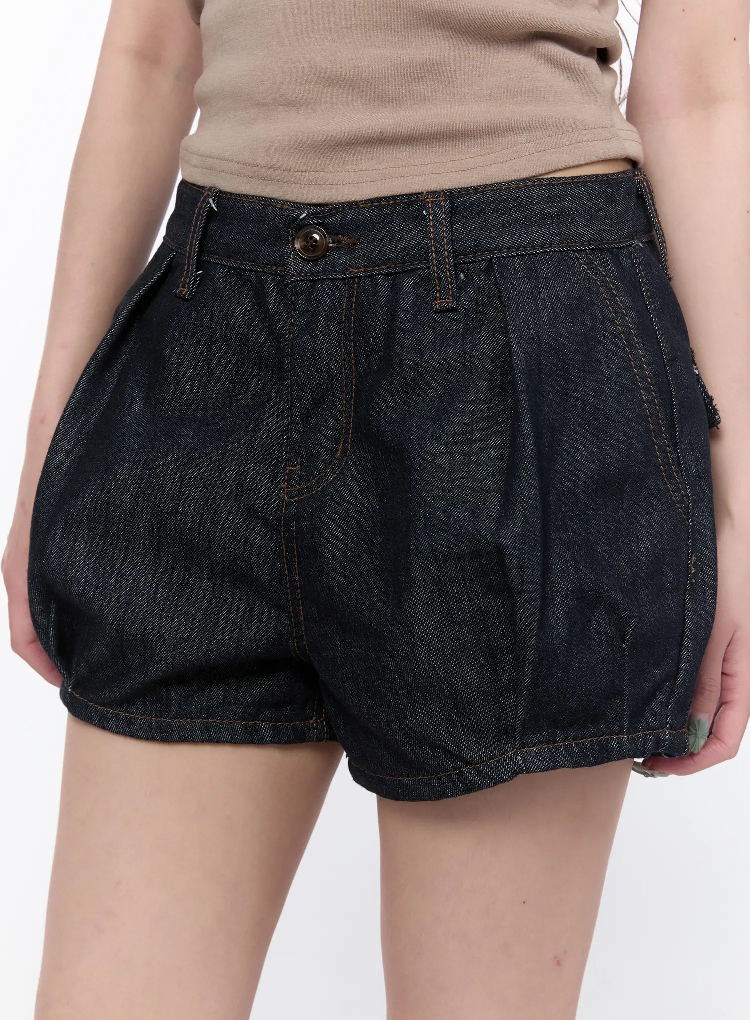 dark-washed-denim-shorts-ca522
