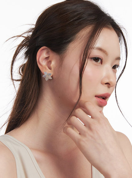 Luna Petal Earrings IM531