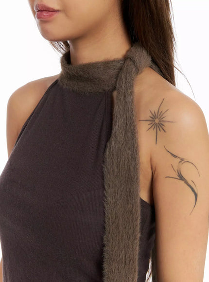 contrast-halter-top-in528