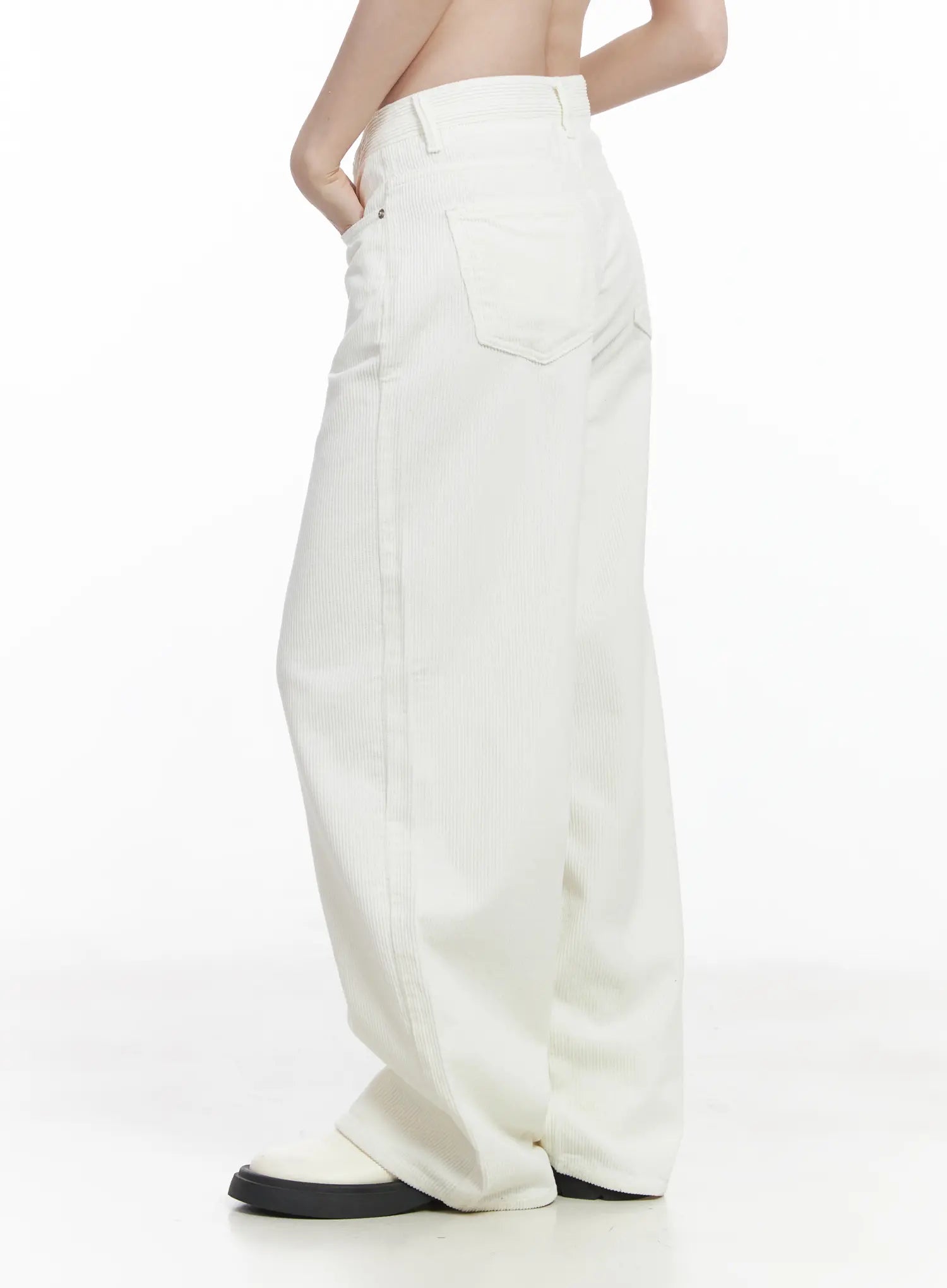 Relaxed-Fit Corduroy Pants CJ507