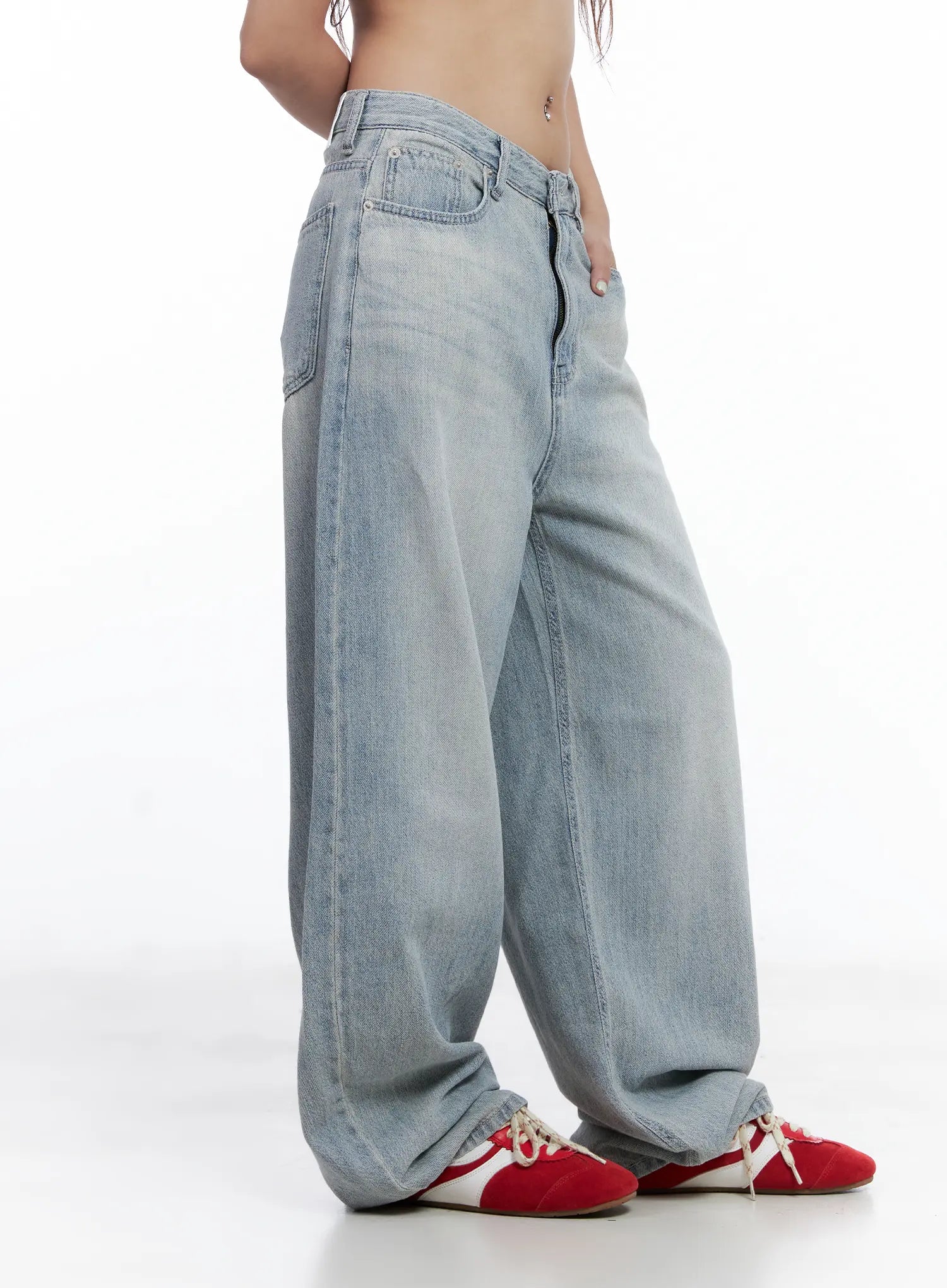 Hwasa Wash Wide-Leg Jeans CL511
