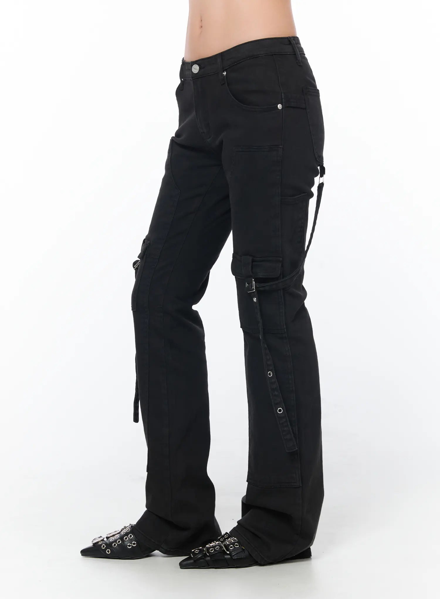black-bucle-bootcut-cargo-pants-cy513