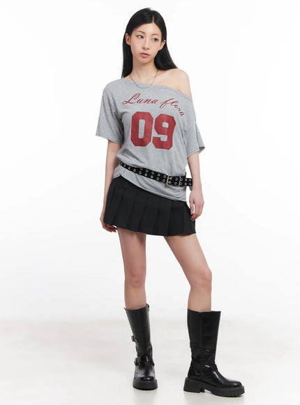 loose-fit-one-shoulder-graphic-tee-cu511