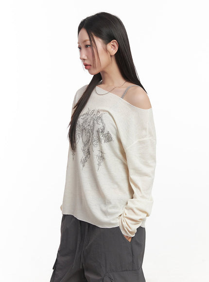graphic-off-shoulder-long-sleeve-top-ca518