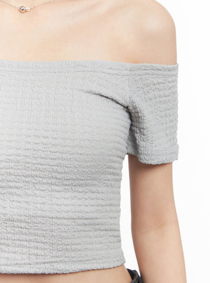 off-shoulder-boat-neck-crop-top-iy516