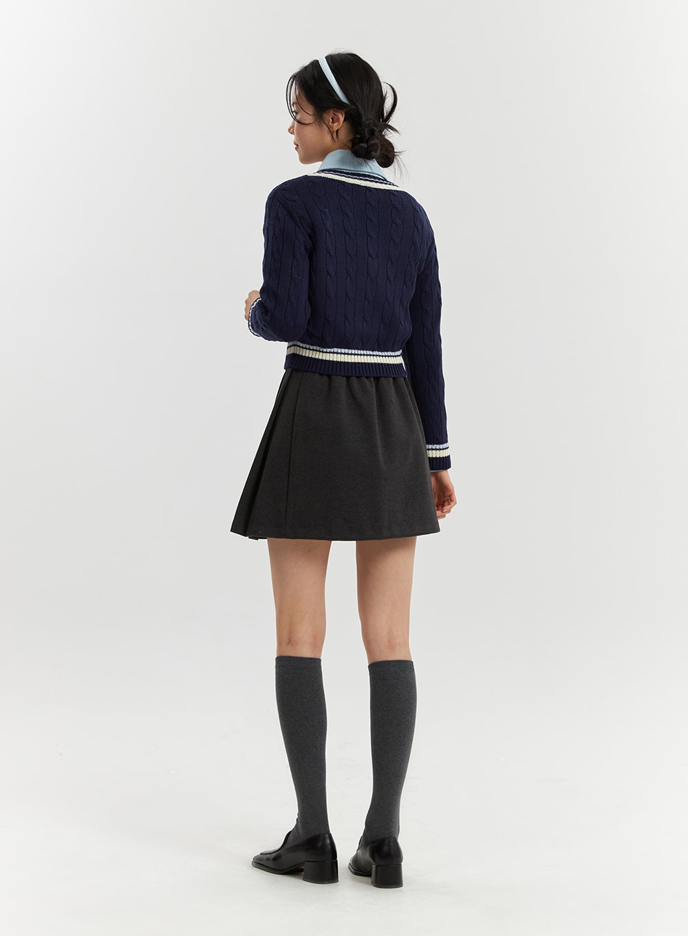 v-neck-cable-knit-sweater-od321