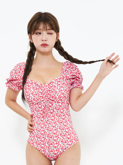 short-sleeve-flower-swimsuit-iu301