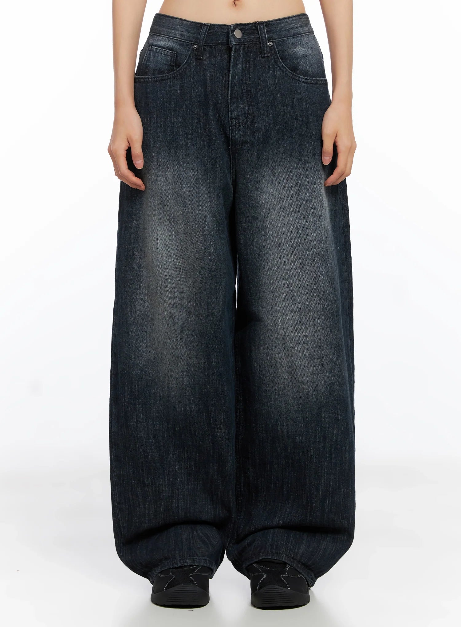 minnell-vintage-wash-wide-leg-jeans-co517