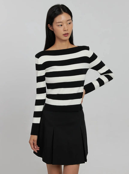 striped-boat-neck-knit-top-ij508