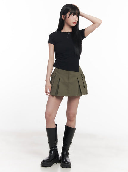 asymmetric-buttoned-crop-top-cy527