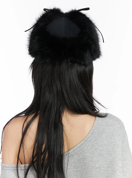 faux-fur-embroidered-baseball-cap-cd508