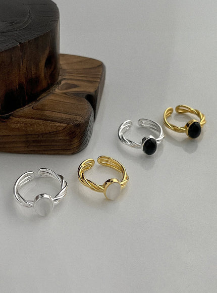 zola-oval-line-ring-white-ia524