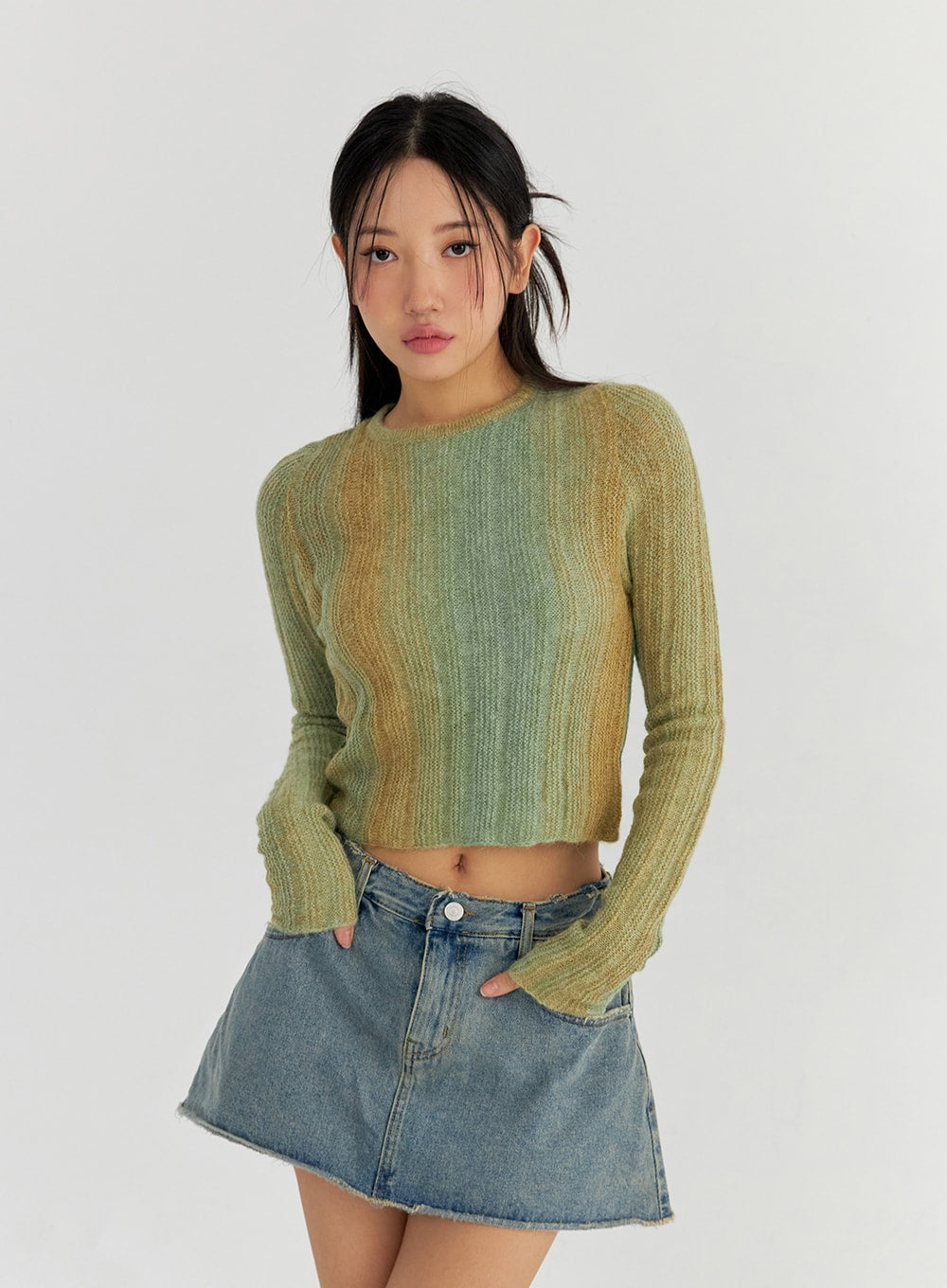 round-neck-gradient-color-crop-sweater-co327