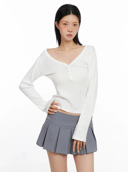 v-neck-eyelet-long-sleeve-top-is515