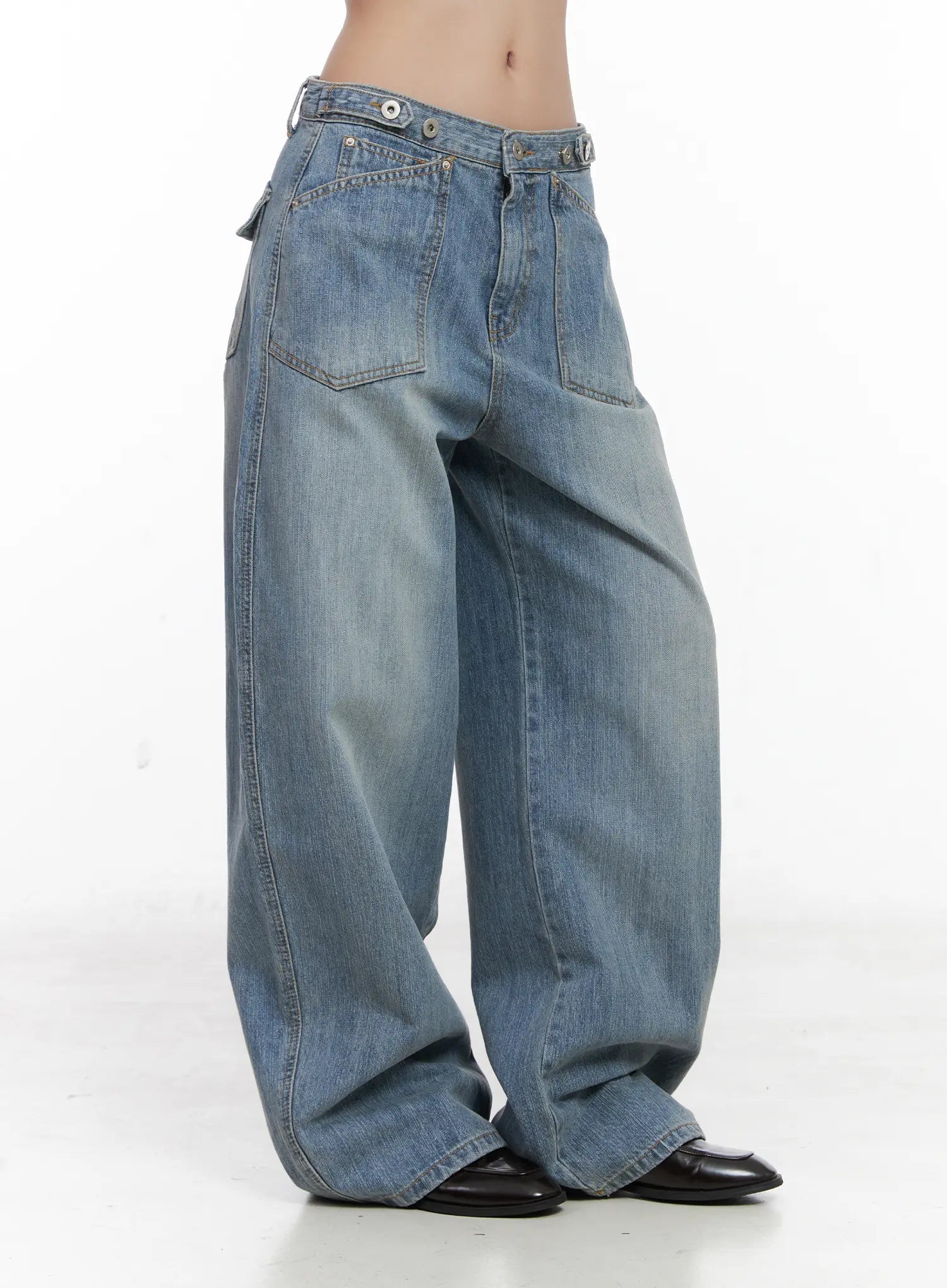 macie-button-detail-wide-leg-jeans-cn514