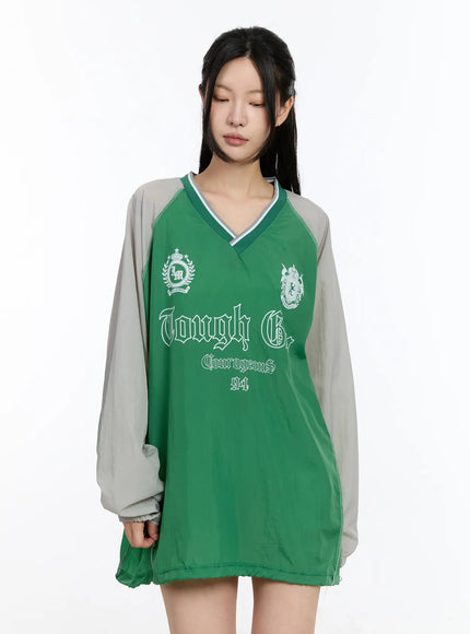 Oversized V-Neck Graphic Sweatshirt CA507