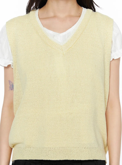 modern-knit-sleeveless-vest-iy525