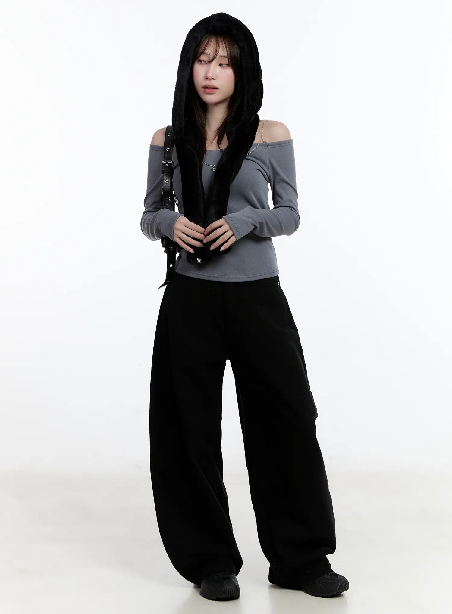 chic-chain-strap-off-shoulder-top-cn525