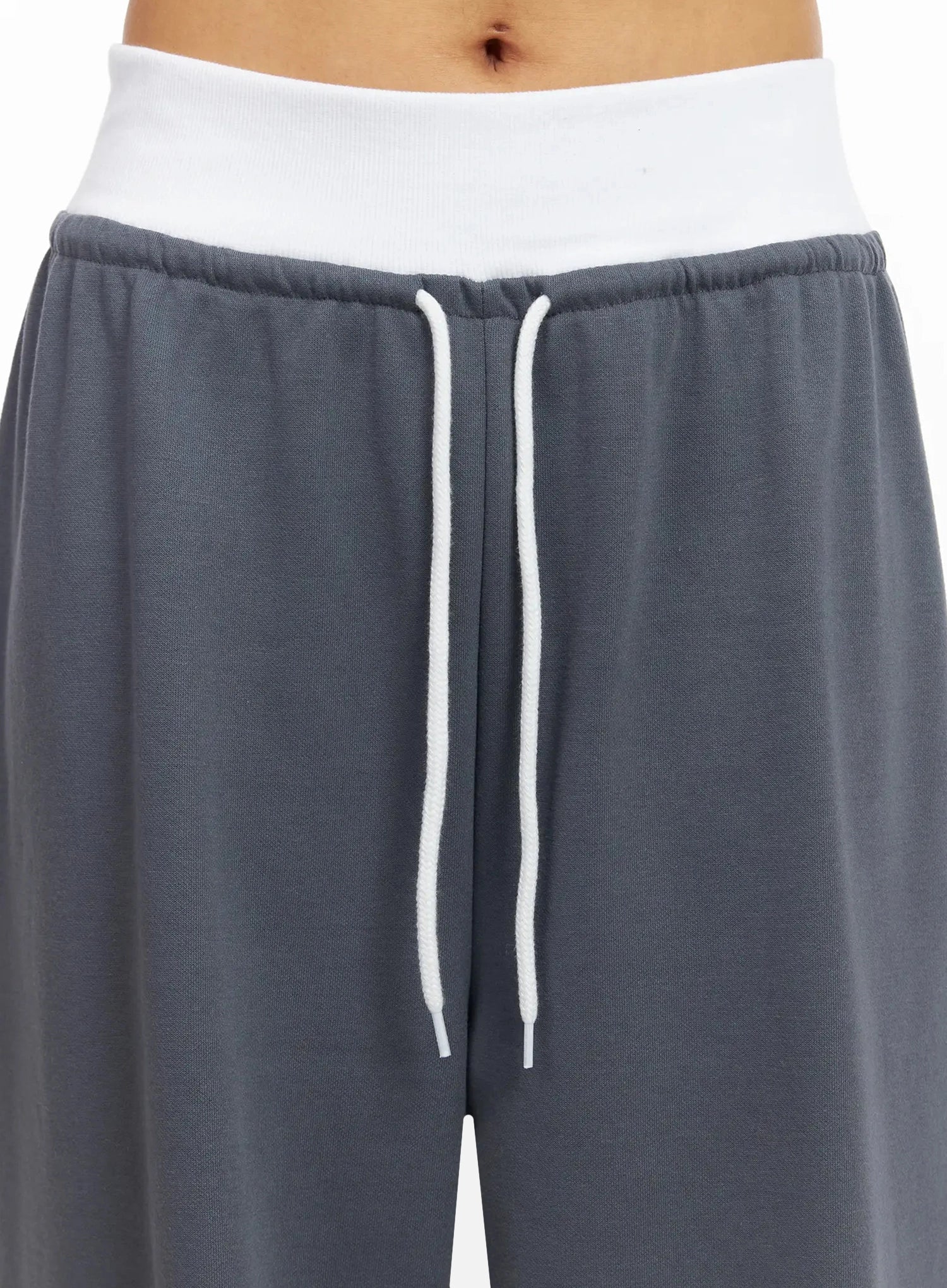 layered-wide-leg-sweatpants-iy504