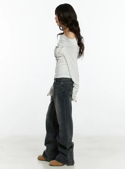 graphic-print-off-shoulder-long-sleeve-top-cf510