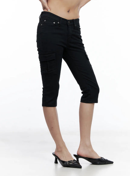 Slim-Fit Cargo Capri Pants CL511