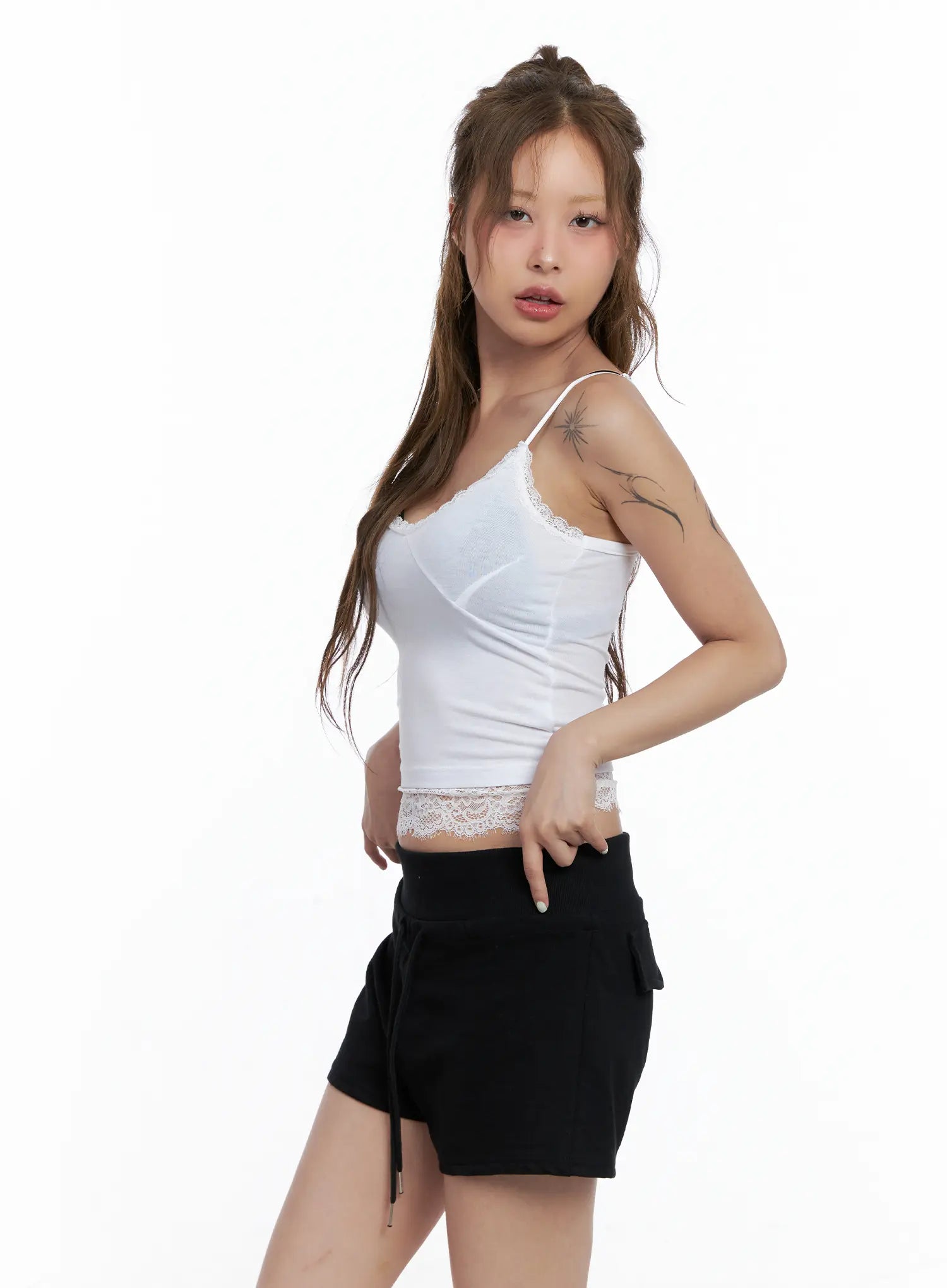 v-neck-lace-cami-top-cl510