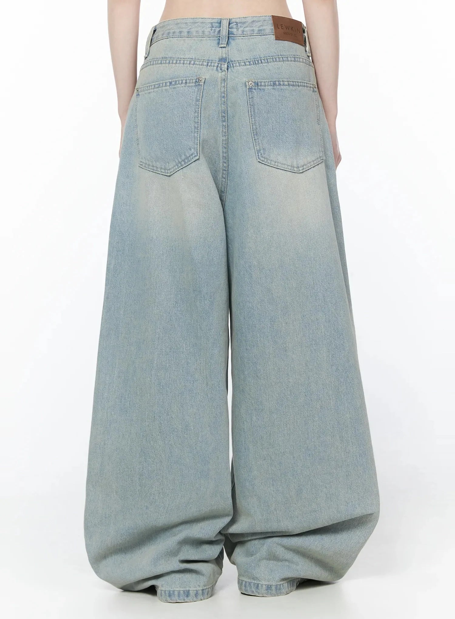 zion-light-wash-wide-leg-jeans-iy514