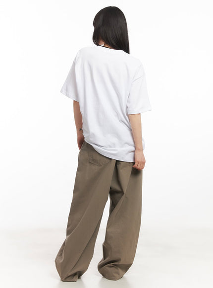 solid-pocketed-wide-fit-trousers-ca523